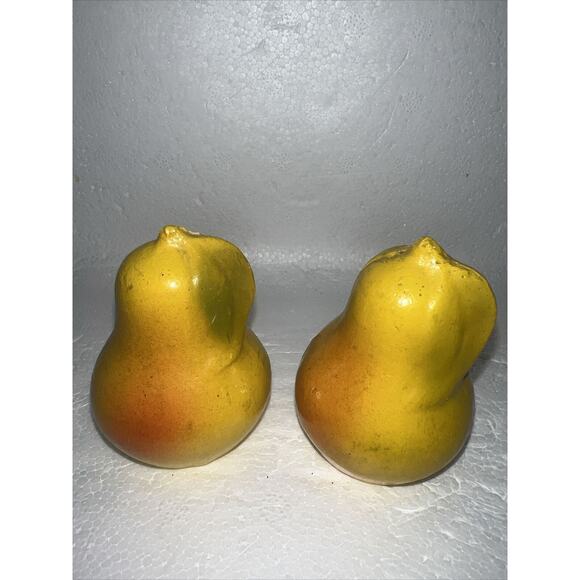 VINTAGE KITCHEN SALT & PEPPER SHAKERS CERAMIC YELLOW PEARS 2.5” - Picture 2 of 7